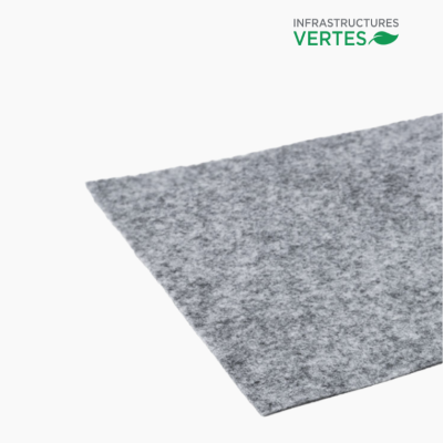 Membrane géotextile Soleno TX-170 3,81 m × 100 m sur fond blanc montrant texture non tissée aiguilletée